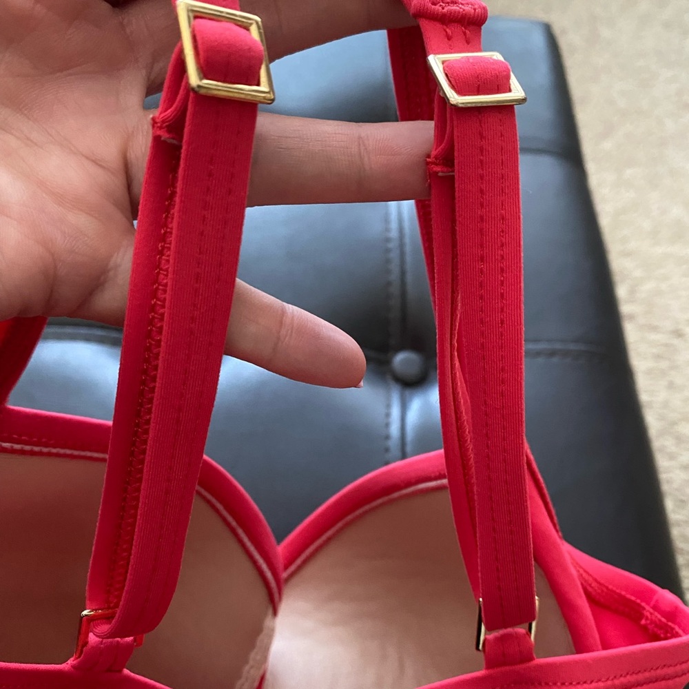 La Blanca Coral Ruched Twist Front One Piece Swimsuit - Picture 5 of 11